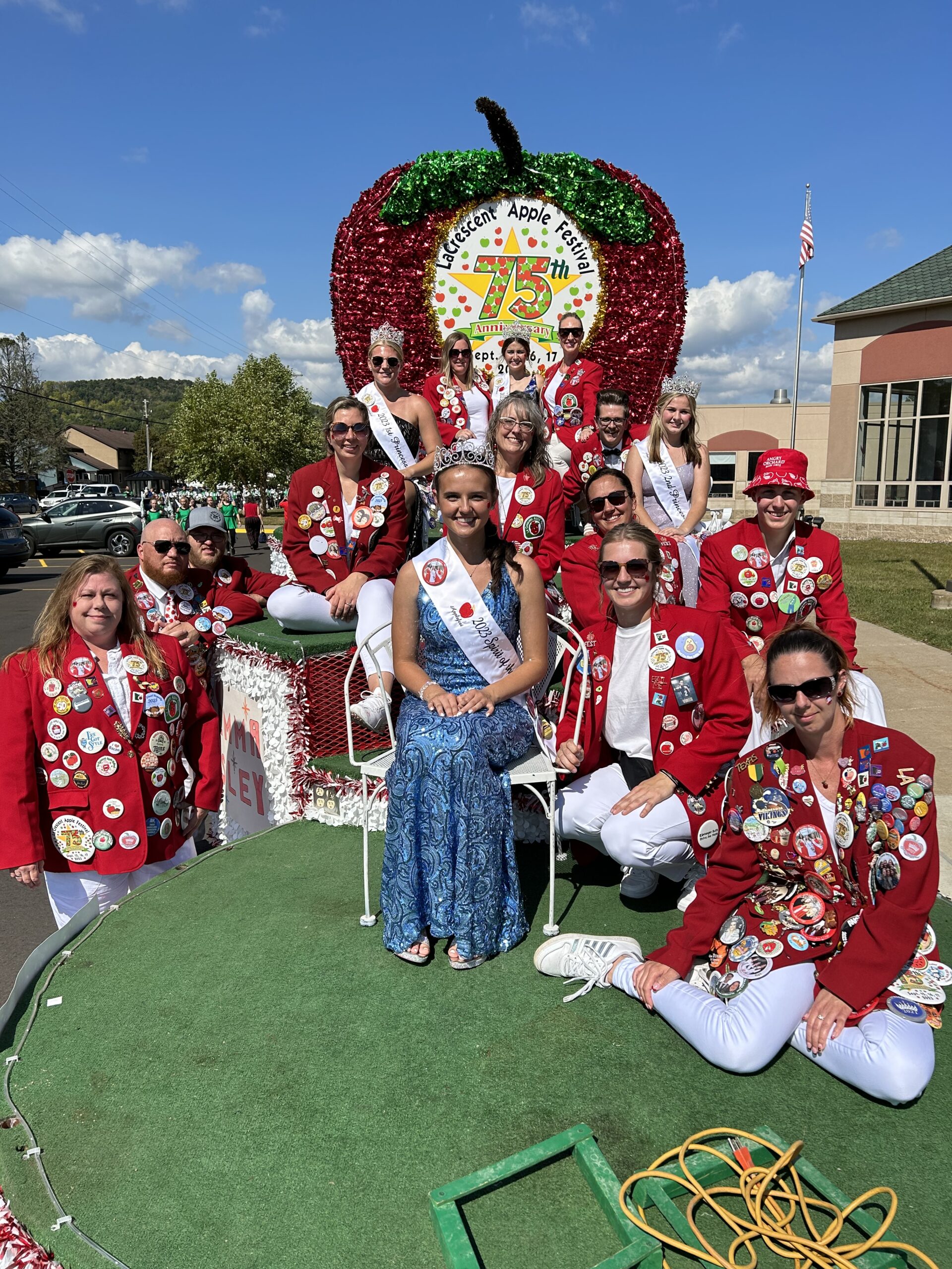 La Crescent Applefest 2024 Date Dayle Darlene